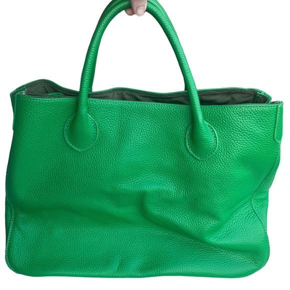 Beck Medium Classic Leather Tote in green - Picture 3 of 11